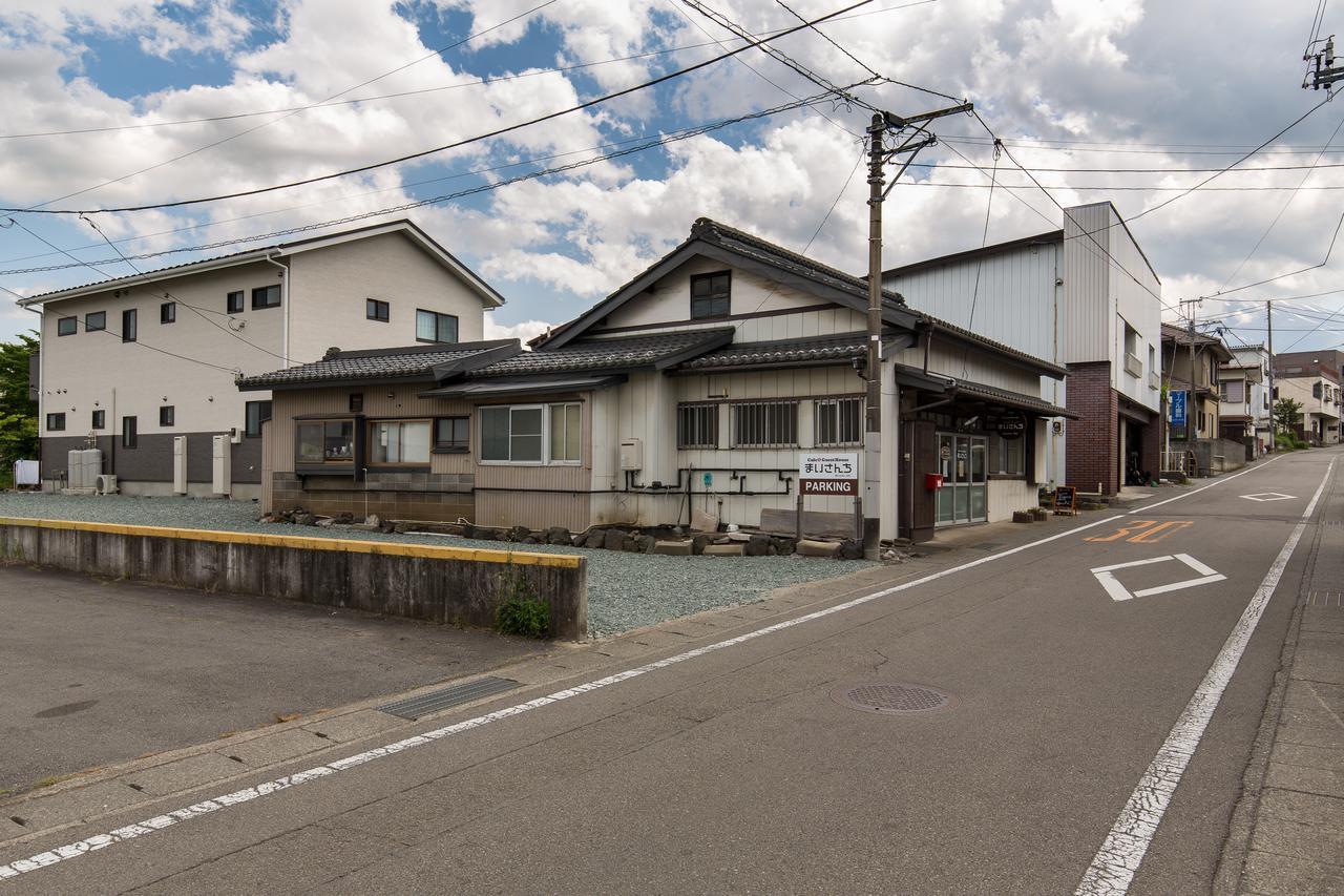 Maisan-Chi Guesthouse & Cafe Fujiyoshida Exterior foto